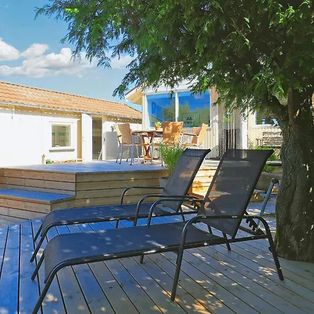 6 Person Holiday In *