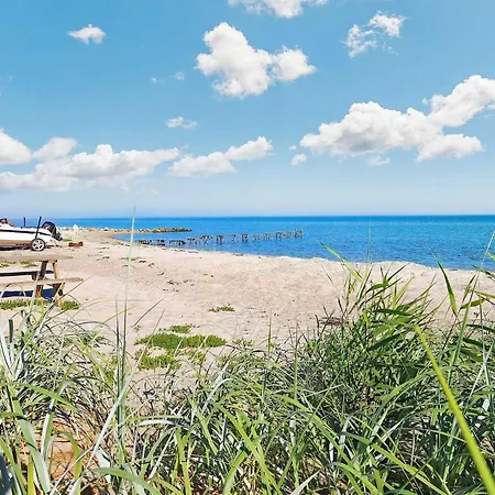 6 Person Holiday In